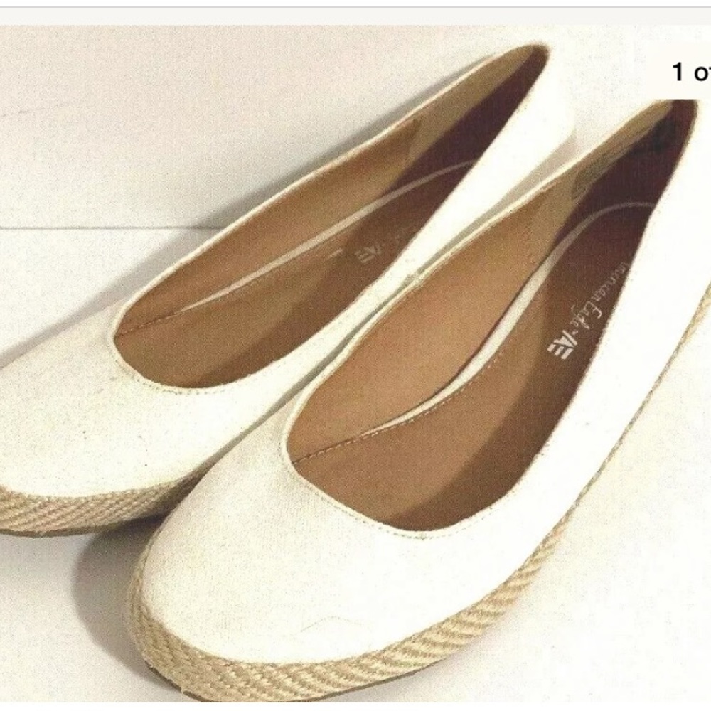 Amerian Eagle Short Wedge Shoe Size 9